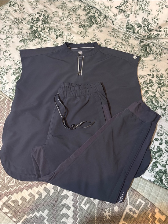 healing hands Other - Healing Hands Pewter Grey Scrub set